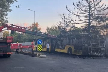 Büyükçekmece'de yanan İETT otobüsü küle döndü