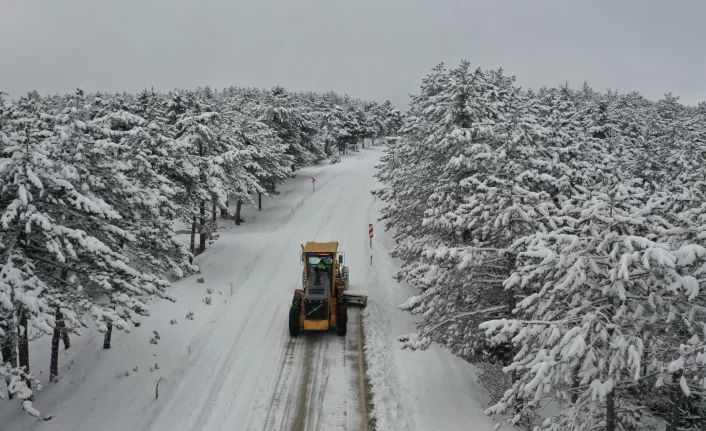 Büyükşehir'den karla kesintisiz mücadele