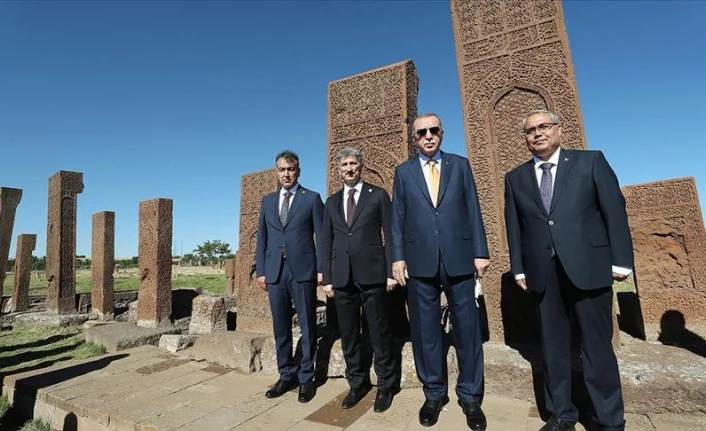 Cumhurbaşkanı Erdoğan Ahlat'ta