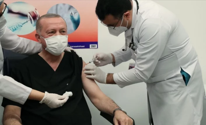 Cumhurbaşkanı Erdoğan Kovid-19 aşısı yaptırdı