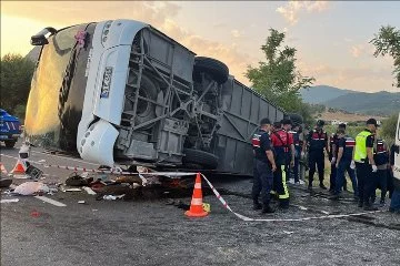 Denizli'de kum yüklü kamyon otobüse çarptı: 6 ölü, 42 yaralı