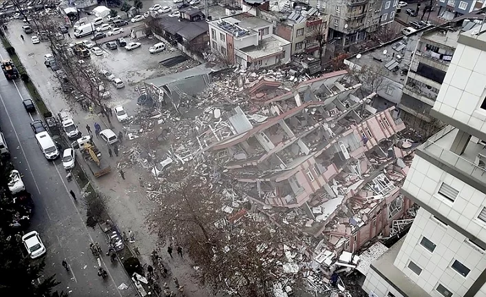 Deprem’de yıkılan binalardaki soruşturmada tutuklananların sayısı 236’ya yükseldi