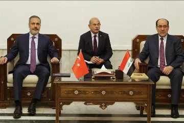 Dışişleri Bakanı Fidan, Hekim ve Maliki ile görüştü