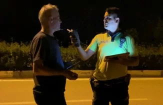 "Dur bir polis arkadaşı arayacağım" diyen alkollü sürücüye 7 bin 517 TL ceza