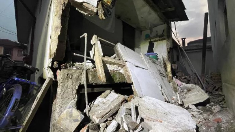 Düzce'de acil yıkılacak ve ağır hasarlı 71 bina tespit edildi