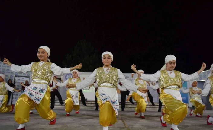 Erguvan Halk Oyunları kursu ile yöresel kültürler Yıldırım’da yaşatılıyor