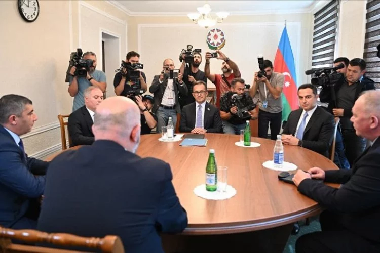 Ermeni ve Azerbaycan temsilcileri arasındaki görüşme başladı