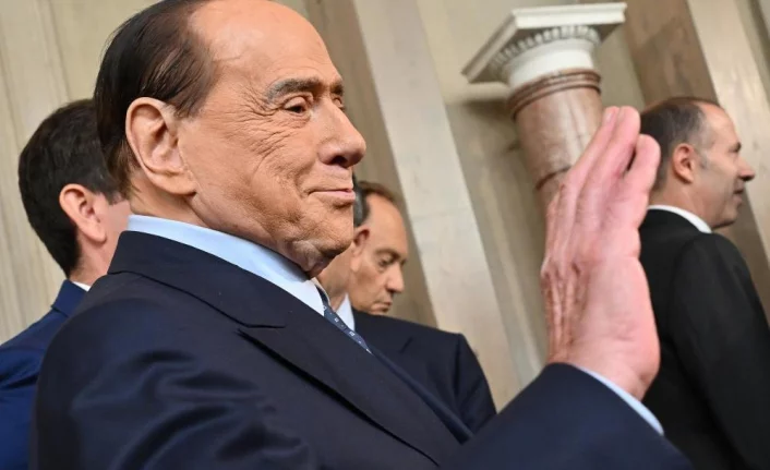 Eski İtalya Başbakanı Berlusconi yoğun bakımda