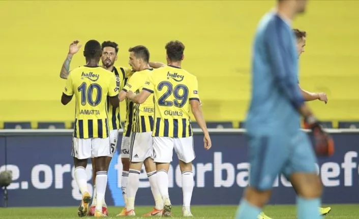 Fenerbahçe yeni golcüsüyle kazandı!