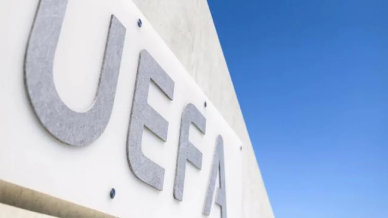 FIFA ve UEFA Rus kulüplerini tüm turnuvalardan men etti