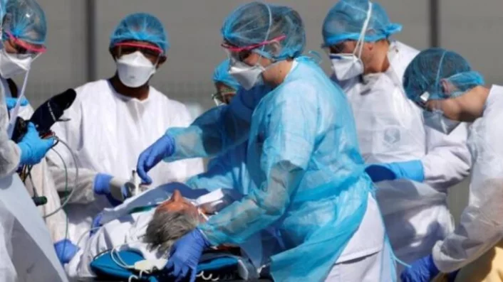 Fransa'da corona virüsten bir günde 483 kişi hayatını kaybetti