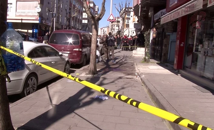 Güpegündüz İstanbul'un göbeğinde silahlı kavga