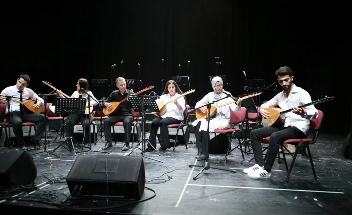 Halk müziği öğrencilerinden yılsonu konseri