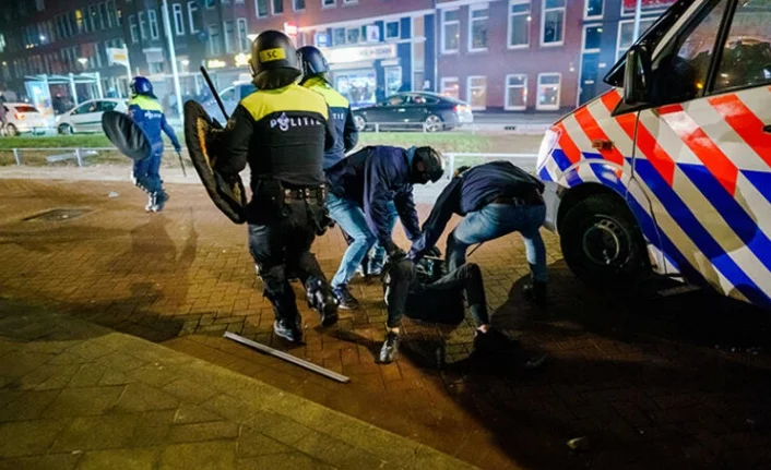 Hollanda'da kaos büyüyor