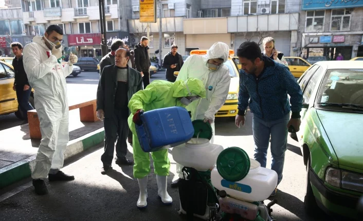 İran'da 'alkol koronaya iyi geliyor' söylentisi 27 can aldı