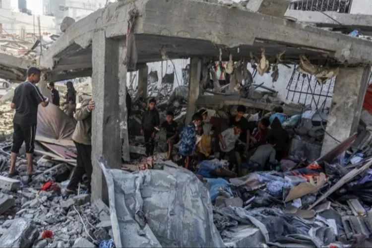 İsrail'in 194 gündür saldırılarını sürdürdüğü Gazze'de can kaybı 33 bin 899'a çıktı