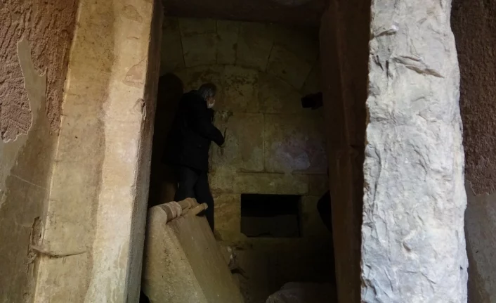 İznik'te 2500 yıllık mezar oda gizemini koruyor