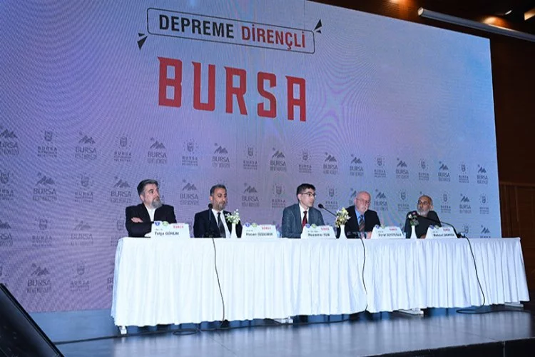  Kentsel dönüşüm ve deprem gerçeği Bursa’da ele alındı: “Dönüşümde hızlı ve seri karar almalıyız”