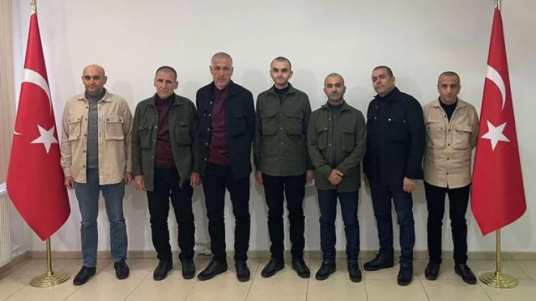 Libya'da alıkonulan 7 Türk Türkiye'ye getirildi