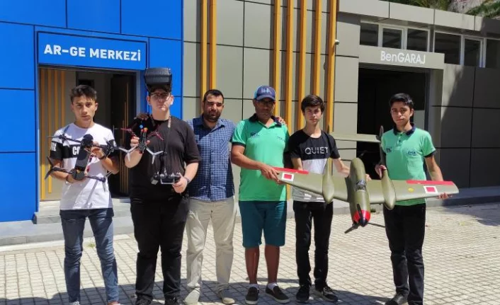 Liseli öğrenciler kendi dronlarını kendileri üretiyor