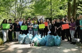 Liseli öğrenciler Uludağ’ın ormanlarını temizledi, bulduklarına kendileri de inanamadı