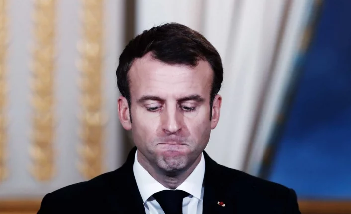 Macron'un başörtü yasağı kabul edilmedi   