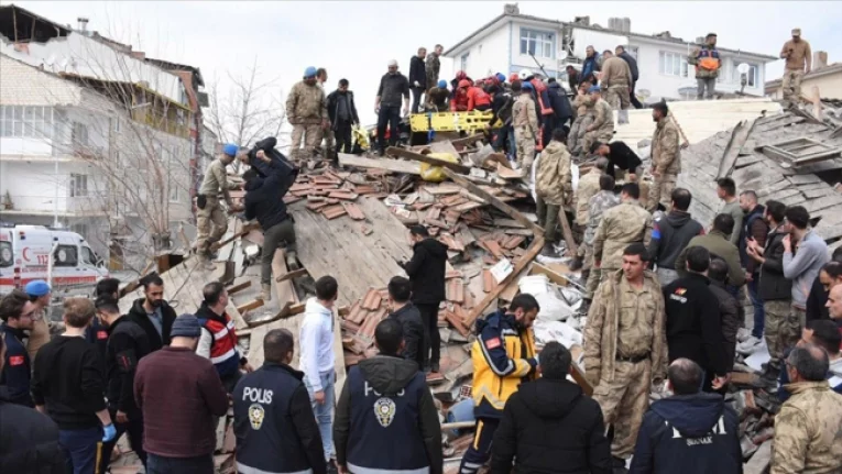 Malatya'da 5,6'lık deprem: 1 kişi hayatını kaybetti, 69 yaralı var