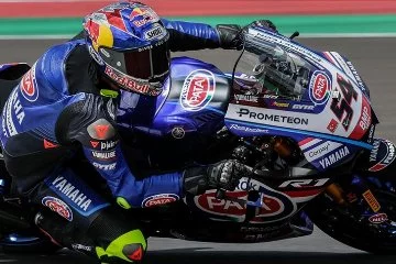 Milli motosikletçi Toprak Razgatlıoğlu, Fransa'daki superpole yarışında birinci oldu