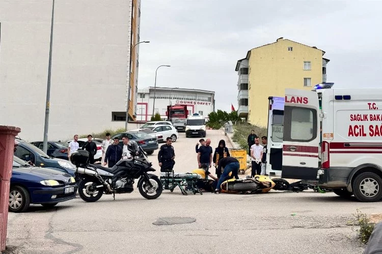 Motosikletlerin çarpışması sonucu 1 kişi yaralandı