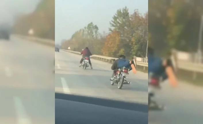 Motosikletlerin üzerine yatıp yarış yapan iki genç hapis cezasıyla yargılanacak