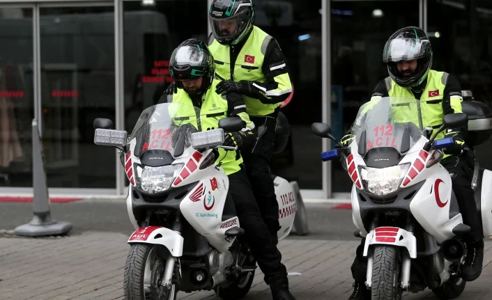 Motosikletli 112 ekipleri hayat kurtarıyor