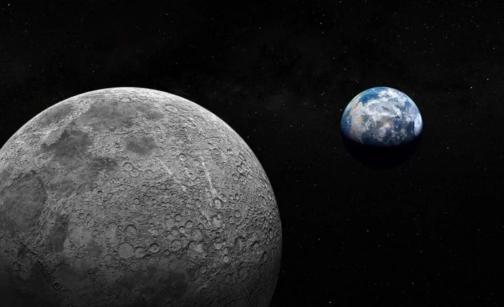 NASA'dan büyük keşif: Ayda su bulundu!