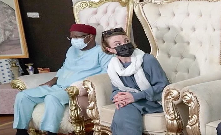 Nijer'i ziyaret eden İsviçre heyetinin 'Osmanlı tuğrası' şaşkınlığı
