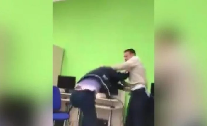 Öğretmen ile öğrenci tekme- tokat kavga etti