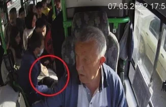 Otobüs şoförü hayat kurtardı, o anlar kameraya böyle yansıdı