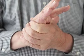 Parmaklarınızdaki hareket kısıtlılığın nedeni bu hastalık olabilir!