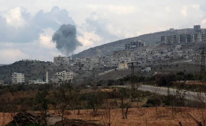 Rejim uçakları, El Barah kasabasını vurdu