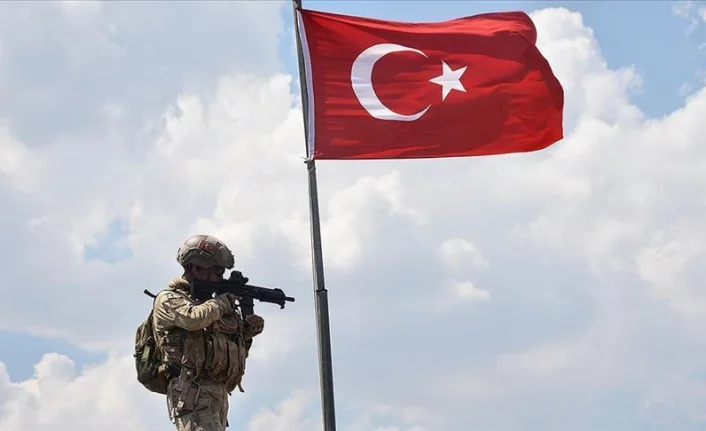 Şırnak'ta 2 terörist güvenlik güçlerine teslim oldu