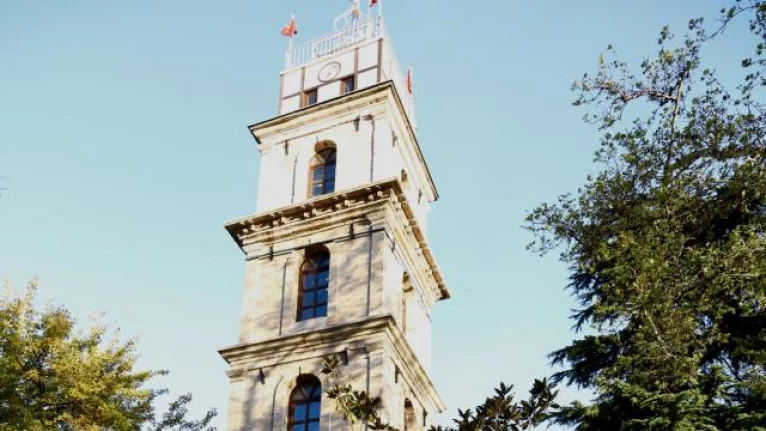 Tophane Saat Kulesi'nin asırlık saati 30 yıl sonra çalıştırıldı