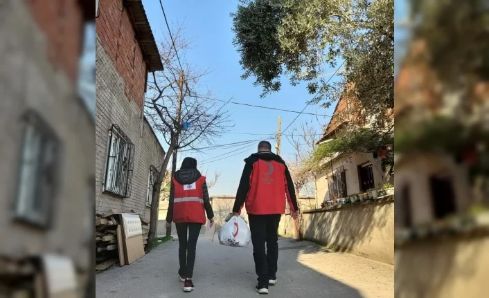 Türk Kızılay Bursa gönüllere dokunuyor