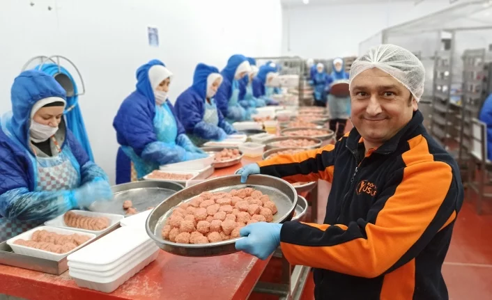 Türkiye'nin tek köfte fabrikası: Günlük 100 ton köfte hazırlanıyor
