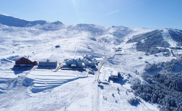 Uludağ'da kar kalınlığı 145 santimi geçti
