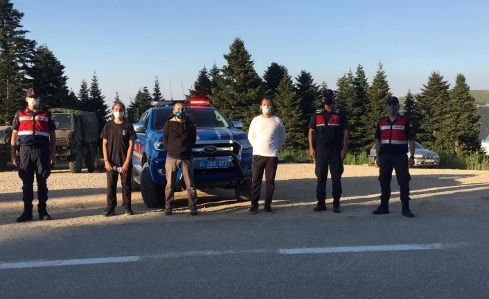 Uludağ'da kaybolan 3 kişiyi JAK ekipleri buldu