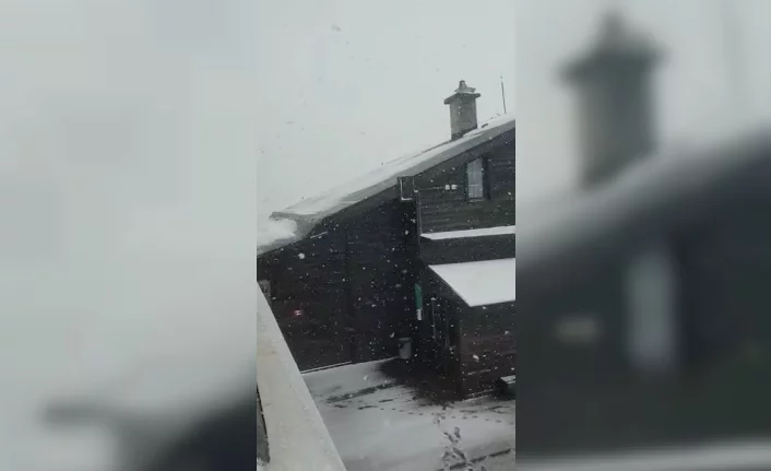 Uludağ'da yoğun kar yağışı tekrardan başladı