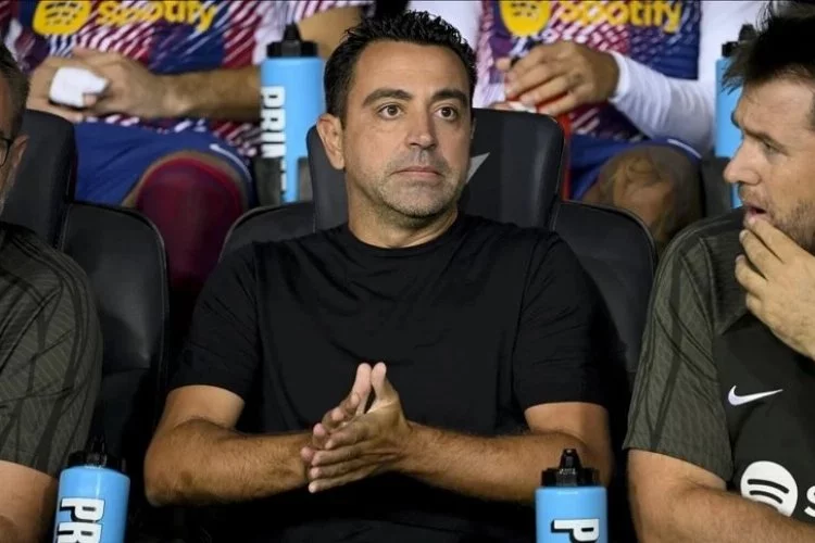 Xavi Hernandez bir yıl daha Barcelona'da kalma kararı aldı