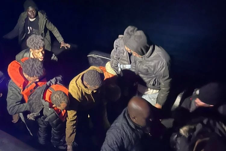 Yunanistan'ın geri ittiği 39 düzensiz göçmen kurtarıldı   