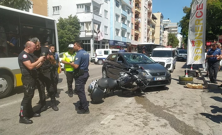 Yunus polisleri ile otomobil çarpıştı: 2 polis yaralı